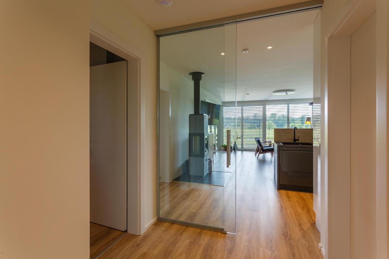 Apartman Na Golfu เชลาดนา ภายนอก รูปภาพ